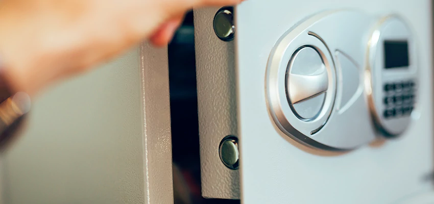 Fingerprint Safe Openers in Rancho San Diego, CA